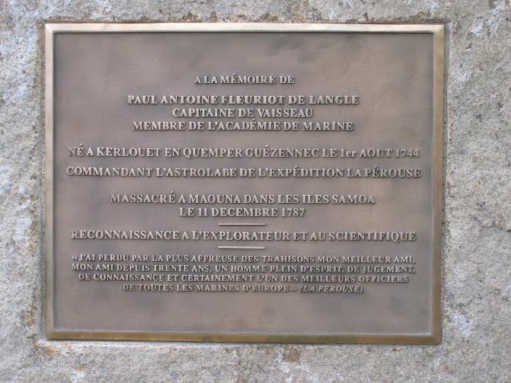 Plaque de la stèle